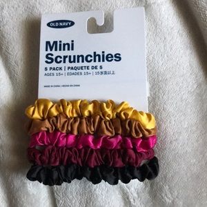 Mini pack of scrunchies